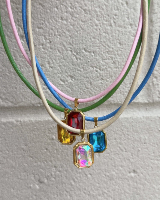 Quin Pendant Necklace- Pink