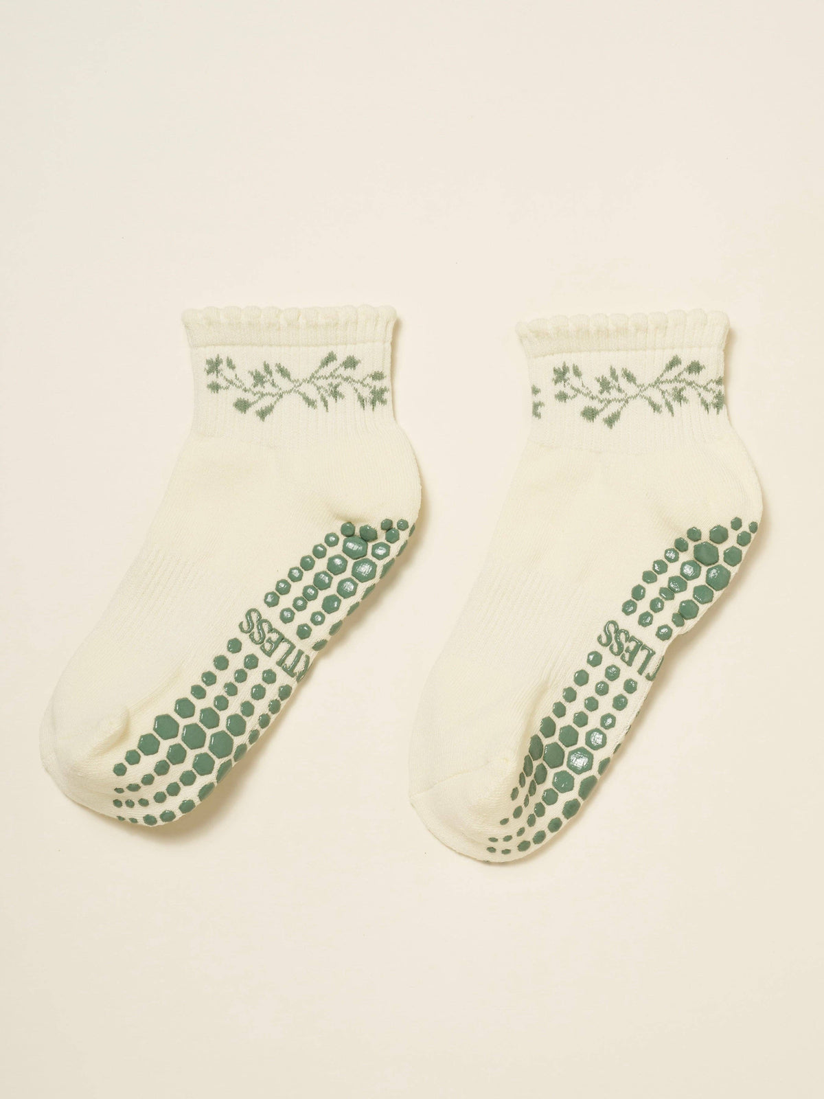 Juniper Cropped Crew Grip Sock - Garland