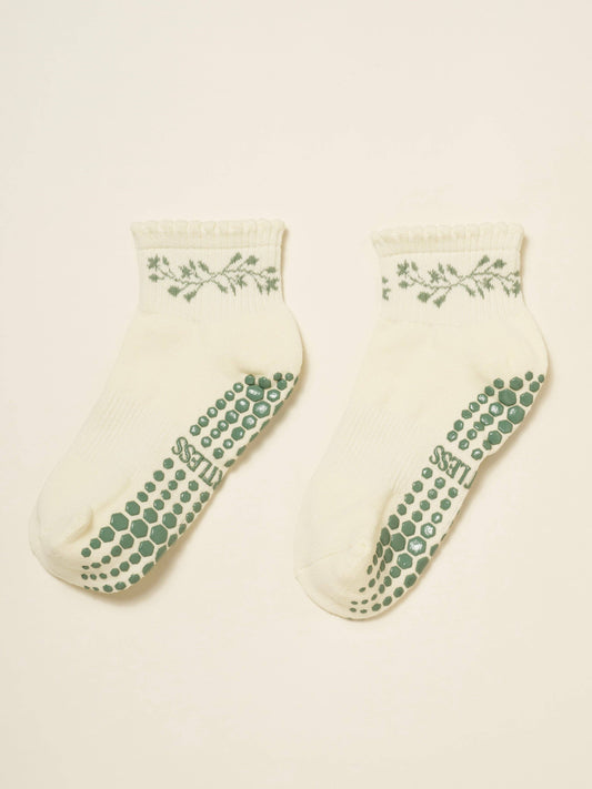 Juniper Cropped Crew Grip Sock - Garland