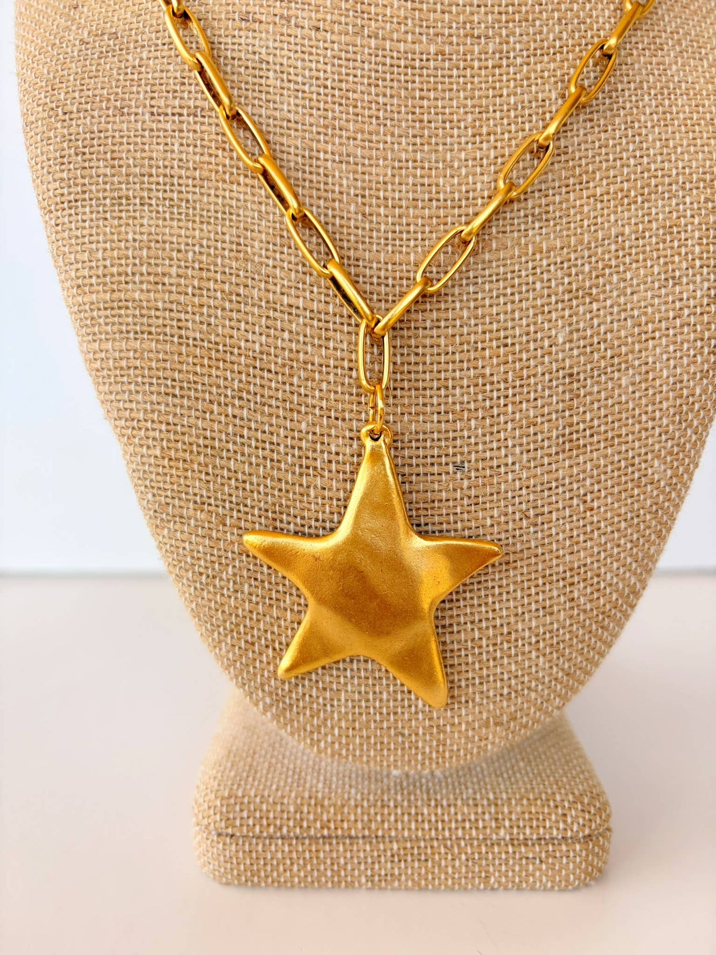 Starlight Necklace – Gold Link Chain with Star Pendant